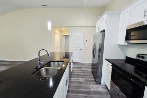 House in Clearwater, Florida 3 bedrooms, 116.96 sq.m. № 1805248 - photo 5