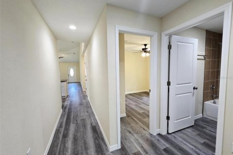 House in Clearwater, Florida 3 bedrooms, 116.96 sq.m. № 1805248 - photo 6