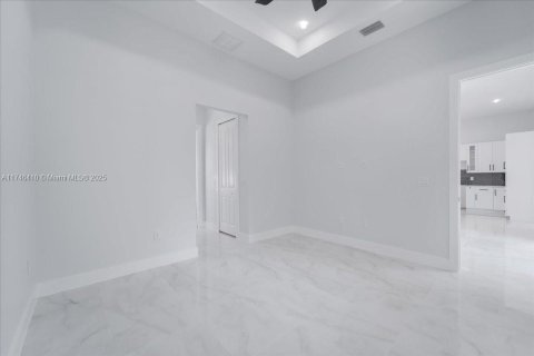 House in Lehigh Acres, Florida 3 bedrooms, 180.42 sq.m. № 1958974 - photo 26