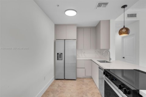 Copropriété à louer à Fort Lauderdale, Floride: 1 chambre, 75.81 m2 № 2087909 - photo 4