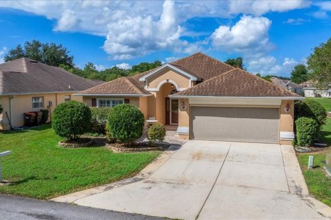 Casa en Ocala, Florida 3 dormitorios, 162.76 m2 № 2387443