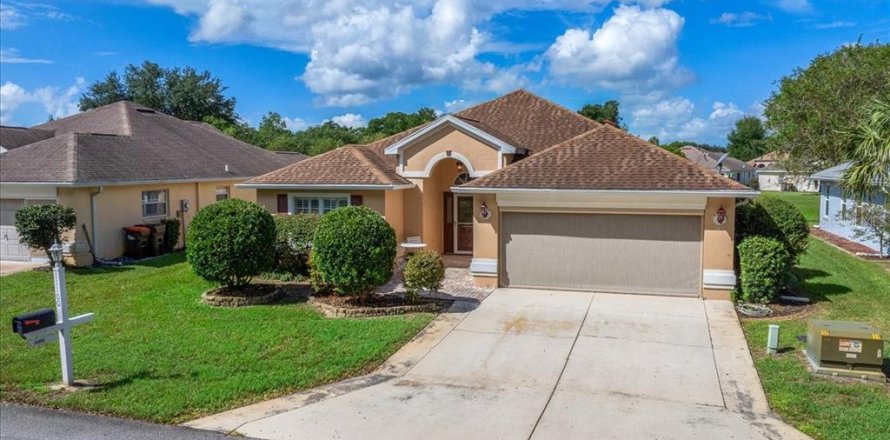 Casa en Ocala, Florida 3 dormitorios, 162.76 m2 № 2387443