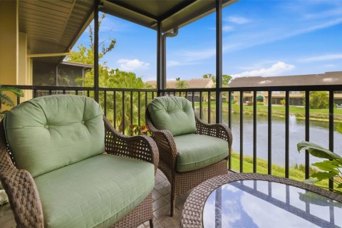 Condo in Sarasota, Florida, 2 bedrooms № 2213017 - photo 9