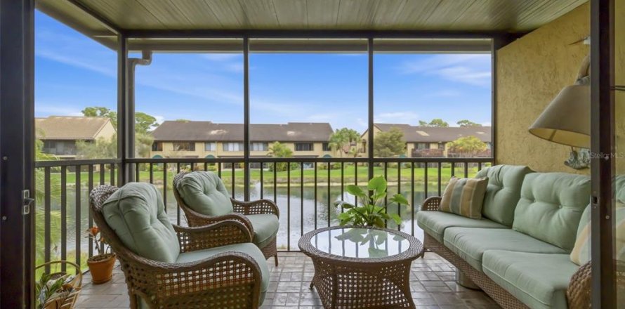 Condo in Sarasota, Florida, 2 bedrooms № 2213017