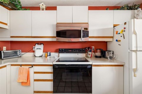 Condo in Sarasota, Florida, 2 bedrooms № 2213017 - photo 18