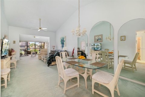 Condo in Sarasota, Florida, 2 bedrooms № 2213017 - photo 22