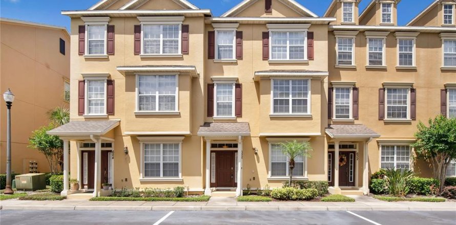 Townhouse in Lake Mary, Florida 4 bedrooms, 199.37 sq.m. № 1673674