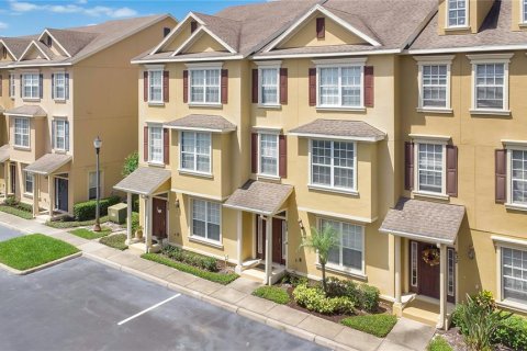 Townhouse in Lake Mary, Florida 4 bedrooms, 199.37 sq.m. № 1673674 - photo 25