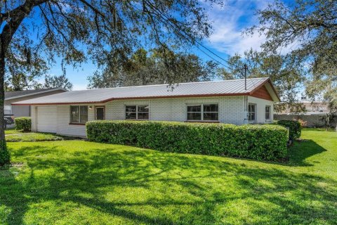 House in Dover, Florida 3 bedrooms, 237.74 sq.m. № 1557244 - photo 2