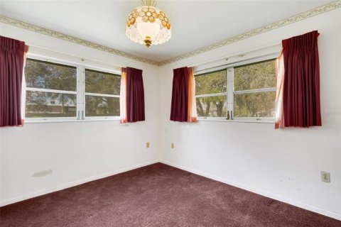 House in Dover, Florida 3 bedrooms, 237.74 sq.m. № 1557244 - photo 5
