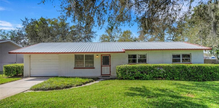 House in Dover, Florida 3 bedrooms, 237.74 sq.m. № 1557244