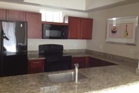 Condominio en alquiler en Miami, Florida, 1 dormitorio, 71.53 m2 № 1224899 - foto 1