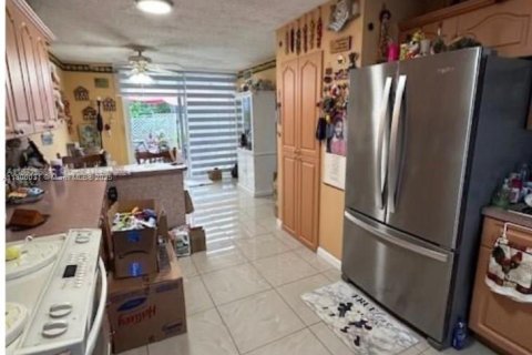 Townhouse in Miami, Florida 3 bedrooms, 132.85 sq.m. № 1741258 - photo 6