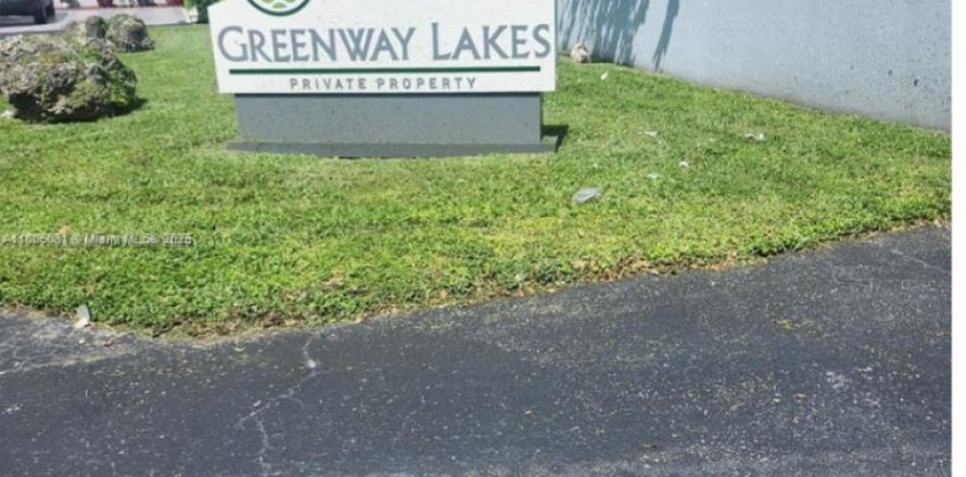 Townhouse in Miami, Florida 3 bedrooms, 132.85 sq.m. № 1741258