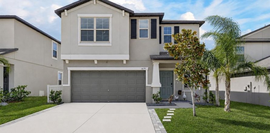 Casa en Wimauma, Florida 6 dormitorios, 242.85 m2 № 2157707
