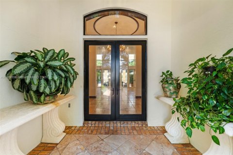 House in Pinecrest, Florida 6 bedrooms, 556.67 sq.m. № 1964904 - photo 3