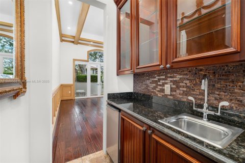 House in Pinecrest, Florida 6 bedrooms, 556.67 sq.m. № 1964904 - photo 7