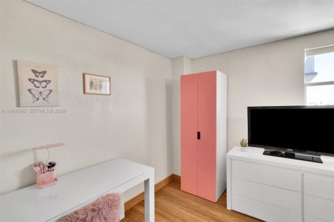 Condominio en venta en Miami Beach, Florida, 2 dormitorios, 88.26 m2 № 2052018 - foto 18