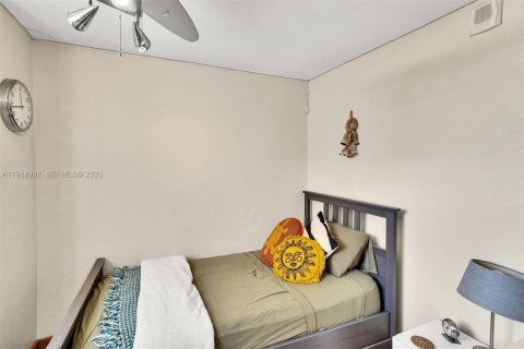 Condominio en venta en Miami Beach, Florida, 2 dormitorios, 88.26 m2 № 2052018 - foto 22