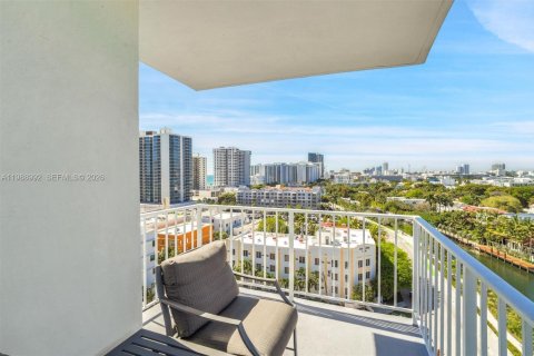 Condominio en venta en Miami Beach, Florida, 2 dormitorios, 88.26 m2 № 2052018 - foto 27