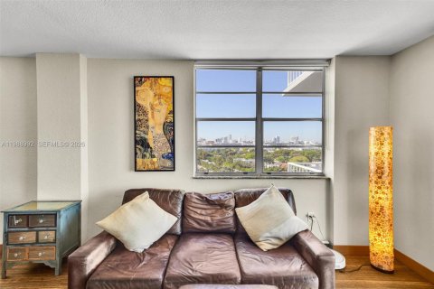 Condominio en venta en Miami Beach, Florida, 2 dormitorios, 88.26 m2 № 2052018 - foto 8