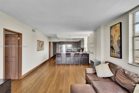 Condominio en venta en Miami Beach, Florida, 2 dormitorios, 88.26 m2 № 2052018 - foto 10