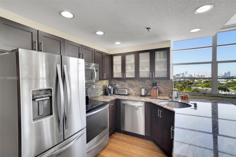 Condominio en venta en Miami Beach, Florida, 2 dormitorios, 88.26 m2 № 2052018 - foto 3