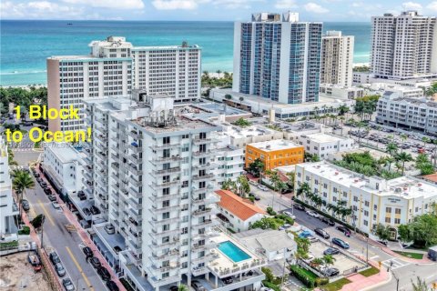 Condominio en venta en Miami Beach, Florida, 2 dormitorios, 88.26 m2 № 2052018 - foto 1