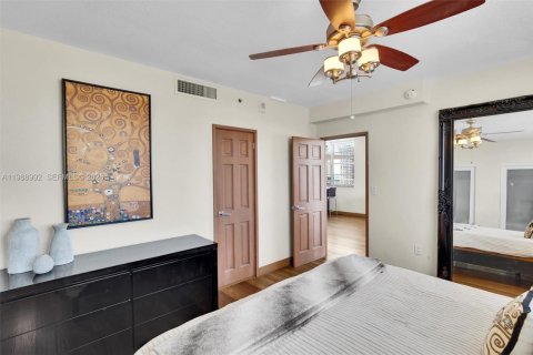 Condominio en venta en Miami Beach, Florida, 2 dormitorios, 88.26 m2 № 2052018 - foto 13