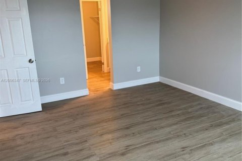 Снять в аренду кондоминиум в Хомстед, Флорида 2 спальни, 99.87м2, № 2069456 - фото 9