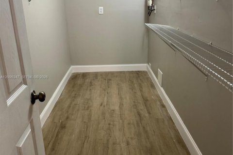 Снять в аренду кондоминиум в Хомстед, Флорида 2 спальни, 99.87м2, № 2069456 - фото 2