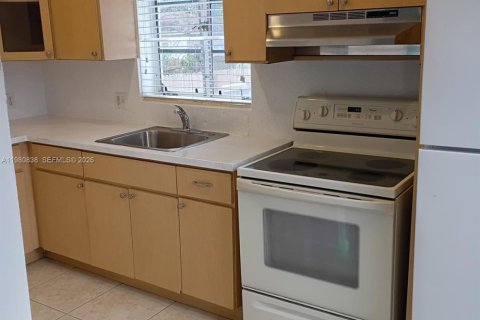 Villa ou maison à louer à Miami, Floride: 2 chambres, 177.91 m2 № 2043672 - photo 7