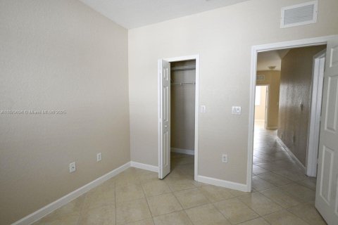 Townhouse in Doral, Florida 4 bedrooms, 175.96 sq.m. № 1977744 - photo 14