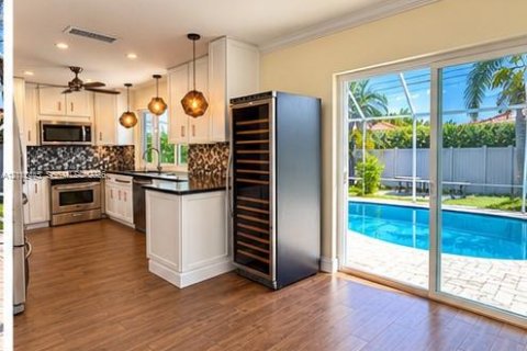 Villa ou maison à louer à Fort Lauderdale, Floride: 3 chambres, 157.66 m2 № 2431433 - photo 7