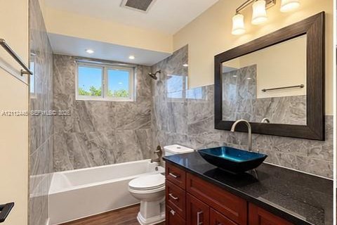 Villa ou maison à louer à Fort Lauderdale, Floride: 3 chambres, 157.66 m2 № 2431433 - photo 12