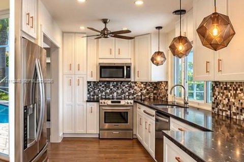 Villa ou maison à louer à Fort Lauderdale, Floride: 3 chambres, 157.66 m2 № 2431433 - photo 6