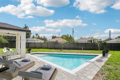 Купить виллу или дом в Кейп-Корал, Флорида 3 спальни, 124.67м2, № 2003161 - фото 8