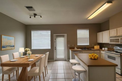 Touwnhouse à louer à Windermere, Floride: 2 chambres, 111.48 m2 № 2119264 - photo 4