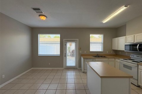 Touwnhouse à louer à Windermere, Floride: 2 chambres, 111.48 m2 № 2119264 - photo 5