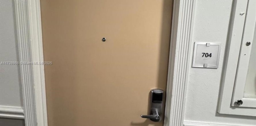 Studio à Condo à Sunny Isles Beach, Floride № 1936838