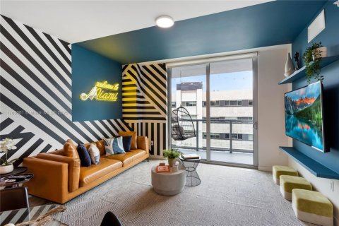 Condo in Miami, Florida, 1 bedroom  № 2042402 - photo 2