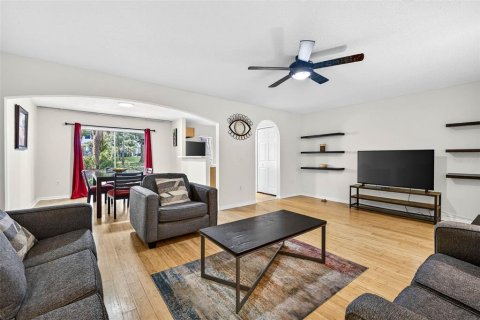 Adosado en venta en Tampa, Florida, 3 dormitorios, 155.15 m2 № 1851541 - foto 9
