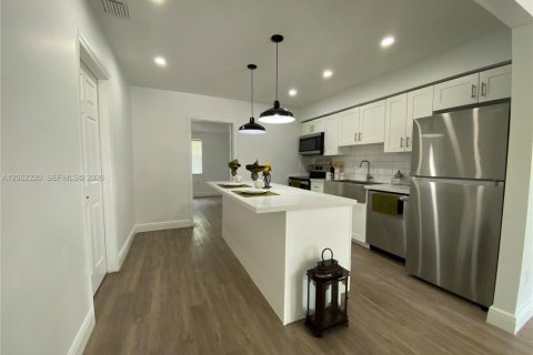 Casa en venta en Fort Lauderdale, Florida, 3 dormitorios, 115.38 m2 № 2265501 - foto 13
