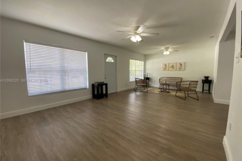 Casa en venta en Fort Lauderdale, Florida, 3 dormitorios, 115.38 m2 № 2265501 - foto 18