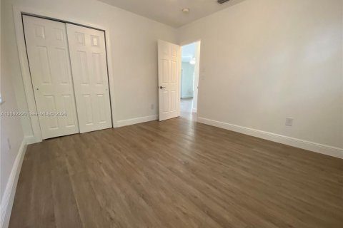 Casa en venta en Fort Lauderdale, Florida, 3 dormitorios, 115.38 m2 № 2265501 - foto 24
