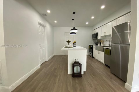 Casa en venta en Fort Lauderdale, Florida, 3 dormitorios, 115.38 m2 № 2265501 - foto 16