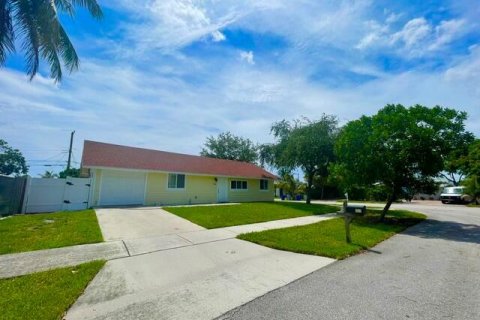 Casa en alquiler en Pompano Beach, Florida, 3 dormitorios, 125.6 m2 № 2275273 - foto 18