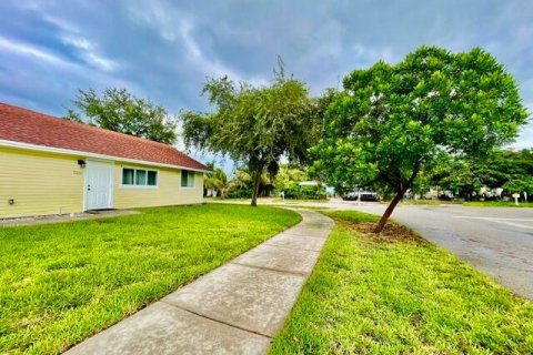 Casa en alquiler en Pompano Beach, Florida, 3 dormitorios, 125.6 m2 № 2275273 - foto 16