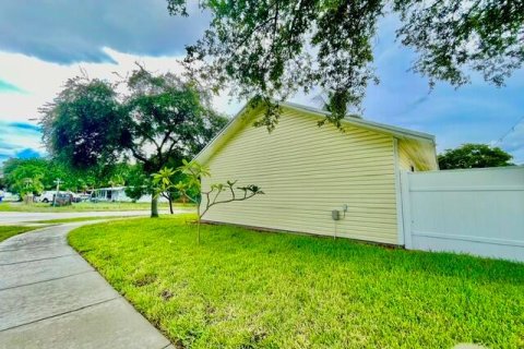 Casa en alquiler en Pompano Beach, Florida, 3 dormitorios, 125.6 m2 № 2275273 - foto 13