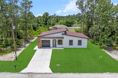 House in Lehigh Acres, Florida 3 bedrooms № 1748442 - photo 3
